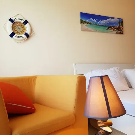 Private In Paradise Bay *
